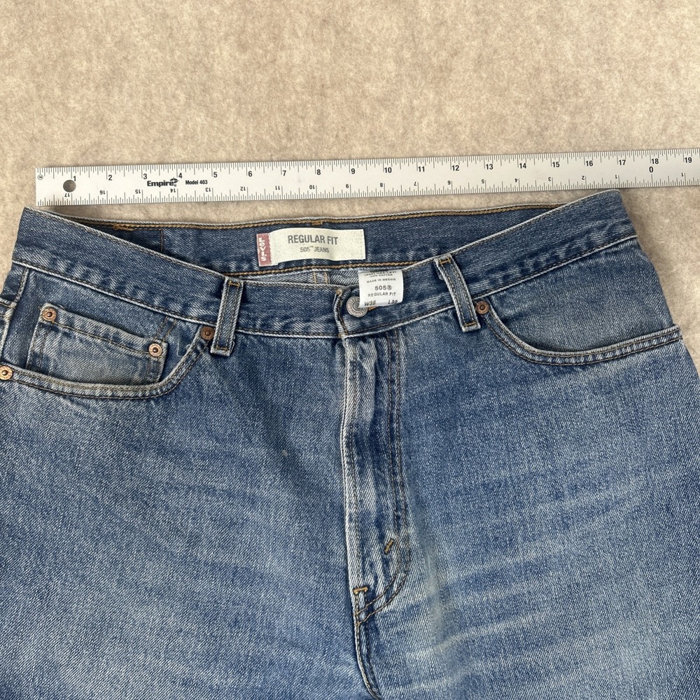 Vintage Levis 505 Jeans Mens 36x32 Blue Regular Fit Straight Leg Y2K Medium Wash - Picture 4 of 8